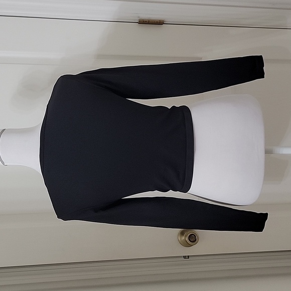 H&M Move Size M Slim Fit Sports Crop Top. Black, Excellent Condition - Picture 4 of 11